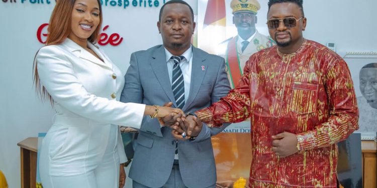 Réconciliation symbolique : le Ministre Moussa Moïse Sylla réunit Azaya et Djelykaba Bintou