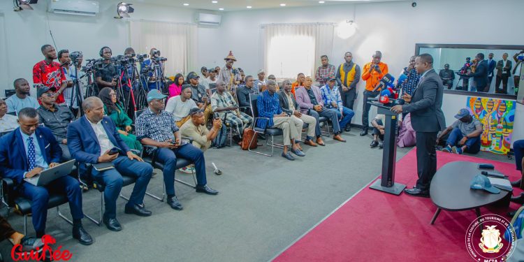 Prise en charge sanitaire :  plus de 1100 artistes et professionnels de la culture bénéficient de cartes assurance