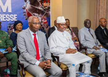 𝐅𝐨𝐫𝐮𝐦 𝐬𝐮𝐫 𝐥𝐚 𝐩𝐫𝐞𝐬𝐬𝐞 𝐞𝐧 𝐆𝐮𝐢𝐧𝐞é𝐞 : 𝐥𝐞𝐬 𝐚𝐮𝐭𝐨𝐫𝐢𝐭é𝐬 𝐠𝐮𝐢𝐧𝐞é𝐧𝐧𝐞𝐬 𝐞𝐧𝐜𝐨𝐮𝐫𝐚𝐠𝐞𝐧𝐭 𝐮𝐧 𝐣𝐨𝐮𝐫𝐧𝐚𝐥𝐢𝐬𝐦𝐞 𝐥𝐢𝐛𝐫𝐞 𝐞𝐭 𝐫𝐞𝐬𝐩𝐨𝐧𝐬𝐚𝐛𝐥𝐞