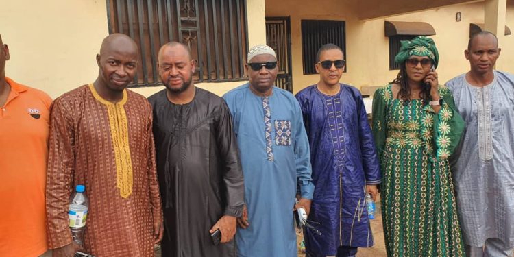 El-hadj Souleymane Bah, S/G CERAG France : Votre présence à nos côtés, à l’occasion du rappel à Dieu de mon défunt père, témoigne de la profondeur des liens qui nous unissent