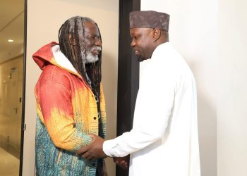 Dakar : Tiken Jah Fakoly reçu en audience par le Premier ministre Ousmane Sonko