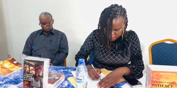 Double dédicace littéraire à Conakry : Hassatou Lamarana Bah célèbre ses œuvres dans une ambiance festive