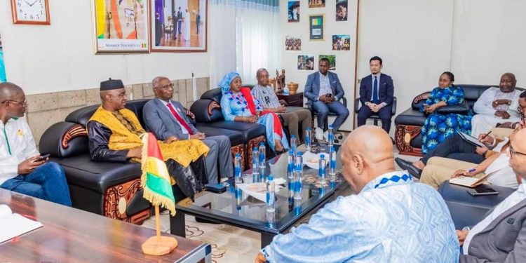 Visite du Premier ministre à la chancellerie de Guinée au Japon : au plus près des préoccupations des Guinéens de l’étranger