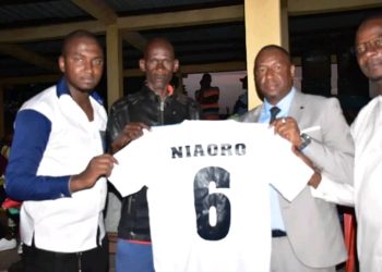 Tountouroun : Honorable Cellou Baldé répond présent au coup d’envoi de la 2ème édition du tournoi de football qui porte son nom