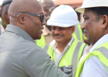 Visite ministérielle : Le ministre Ousmane Gaoual Diallo au cœur des réalités portuaires à Boké et Forécariah