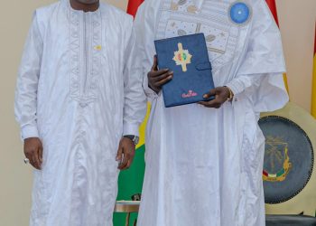 Palais Mohammed V : Le Chef de l’État, S.E. le Général Mamadi Doumbouya, reçoit le projet de Nouvelle Constitution