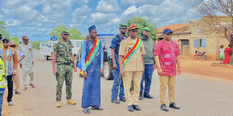 Koundara : Ousmane Gaoual Diallo présente la nouvelle Constitution et promet la rénovation de la Maison des Jeunes