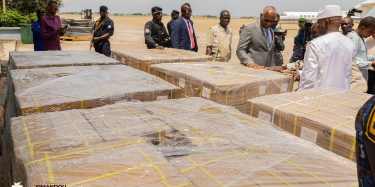 Référendum du 21 septembre 2025 : un important lot de matériel électoral réceptionné par le gouvernement