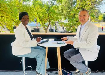 France 24 : Hadja Idrissa Bah plaide pour une jeunesse africaine forte et souveraine