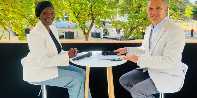 France 24 : Hadja Idrissa Bah plaide pour une jeunesse africaine forte et souveraine