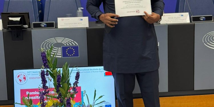 Mohamed Lamine Diallo hisse haut les couleurs de la Guinée dans une formation internationale sur les droits de l’homme