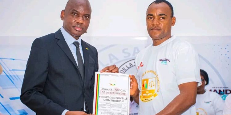 Refondation du système de santé : Le ministre Oumar Diouhé Bah accueille de nouveaux fonctionnaires au sein du département