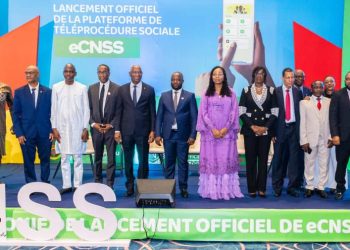 Services sociaux : la plateforme E-CNSS officiellement lancée par le Premier ministre Amadou Oury Bah