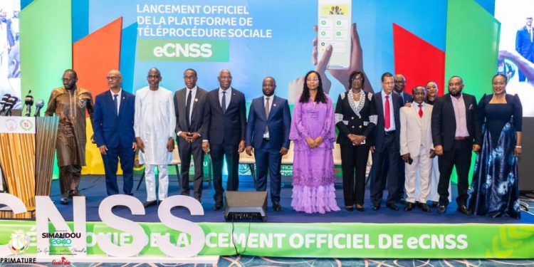 Services sociaux : la plateforme E-CNSS officiellement lancée par le Premier ministre Amadou Oury Bah