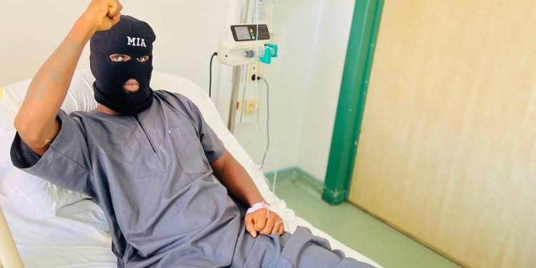 Wada du Game, entre douleur et résilience : l’artiste guinéen entame sa convalescence en Tunisie après un grave accident