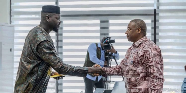 Cellou Baldé prête serment : une page politique tournée, une nouvelle mission entamée