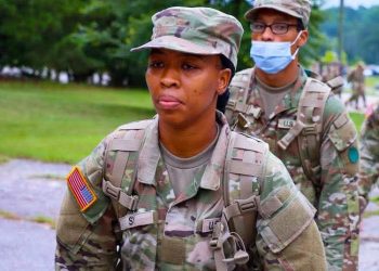 Du journalisme en Guinée à la Garde nationale américaine : l’ascension remarquable de Mariama Sy