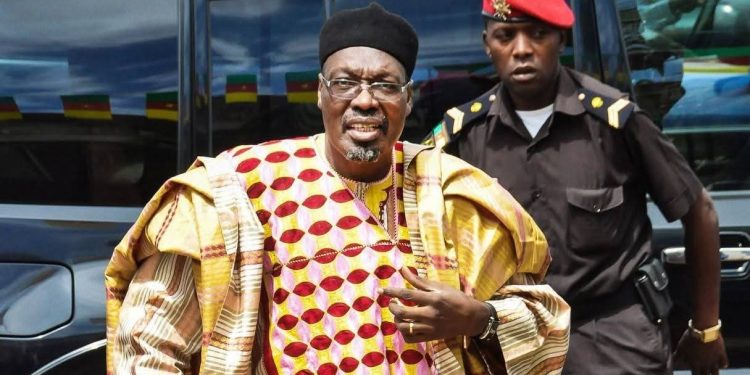 Cameroun : Issa Tchiroma appelle l’armée à “se ranger derrière le peuple” après sa victoire auto-proclamée