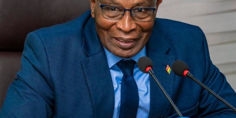 Dialogue social : le Premier ministre Amadou Oury Bah impulse une dynamique d’apaisement avec l’intersyndicale des enseignants