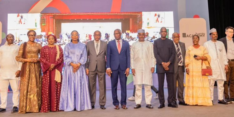 Numérisation du système éducatif : le Premier ministre lance la connectivité de 2 200 écoles primaires publiques