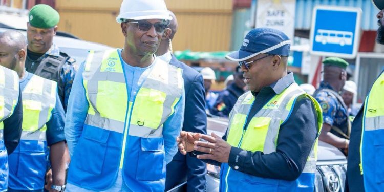 Engorgement du Port de Conakry : le ministre Ousmane Gaoual Diallo annonce des mesures urgentes