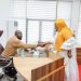 Djenabou Touré prête serment devant le président Mamadi Doumbouya
