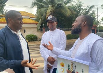 Conakry : l’honorable Mamadou Abass Souaré et plusieurs députés échangent avec les ressortissants de Mali