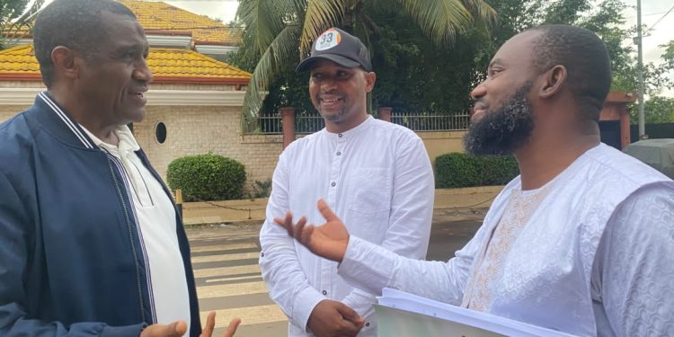 Conakry : l’honorable Mamadou Abass Souaré et plusieurs députés échangent avec les ressortissants de Mali