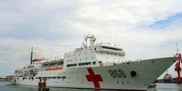Navire-hôpital chinois à Conakry : forte mobilisation pour la présélection des patients