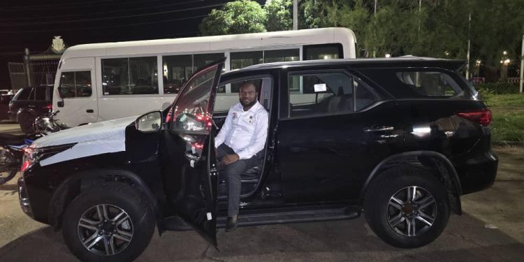 République de Guinée : l’honorable Mamadou Abass Souaré reçoit son véhicule de service